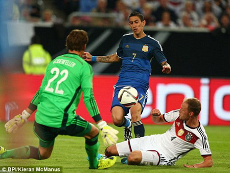 Di Maria có trận đấu rực sáng.